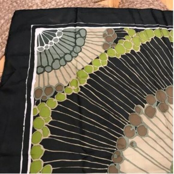 Christian Dior print green, beige & kaki Silk French square scarf - Picture 5 of 9